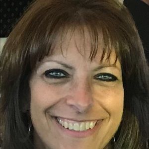 Meet your Posher, Denise